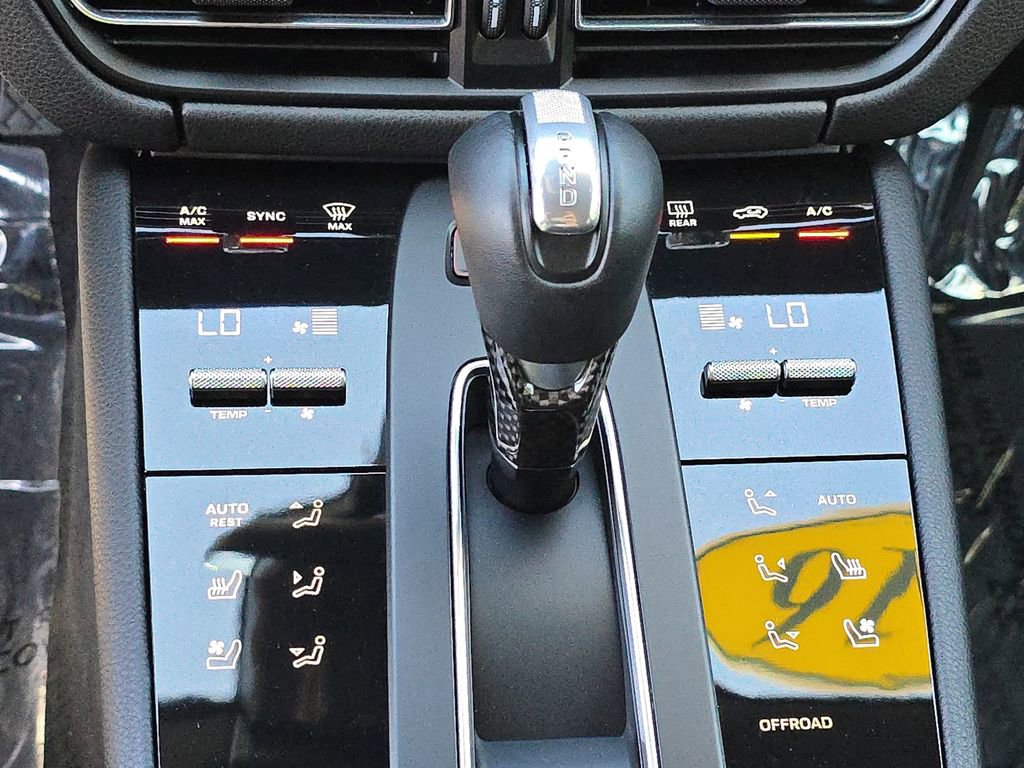 Used 2023 Porsche Macan S AWD/4WD image 30
