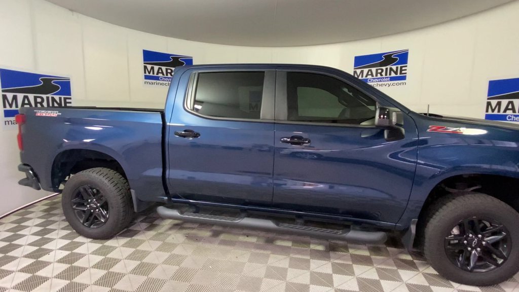 Used 2021 Chevrolet Silverado 1500 LT Trail Boss w/ Convenience Package II AWD/4WD image 3