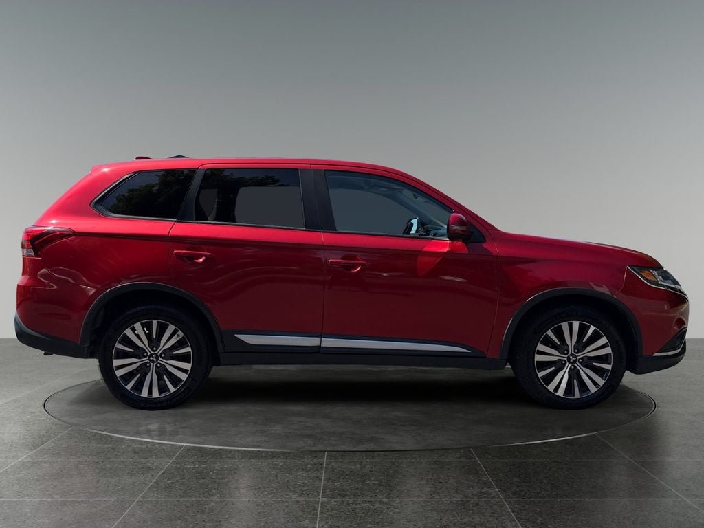 Used 2019 Mitsubishi Outlander SE AWD/4WD image 10