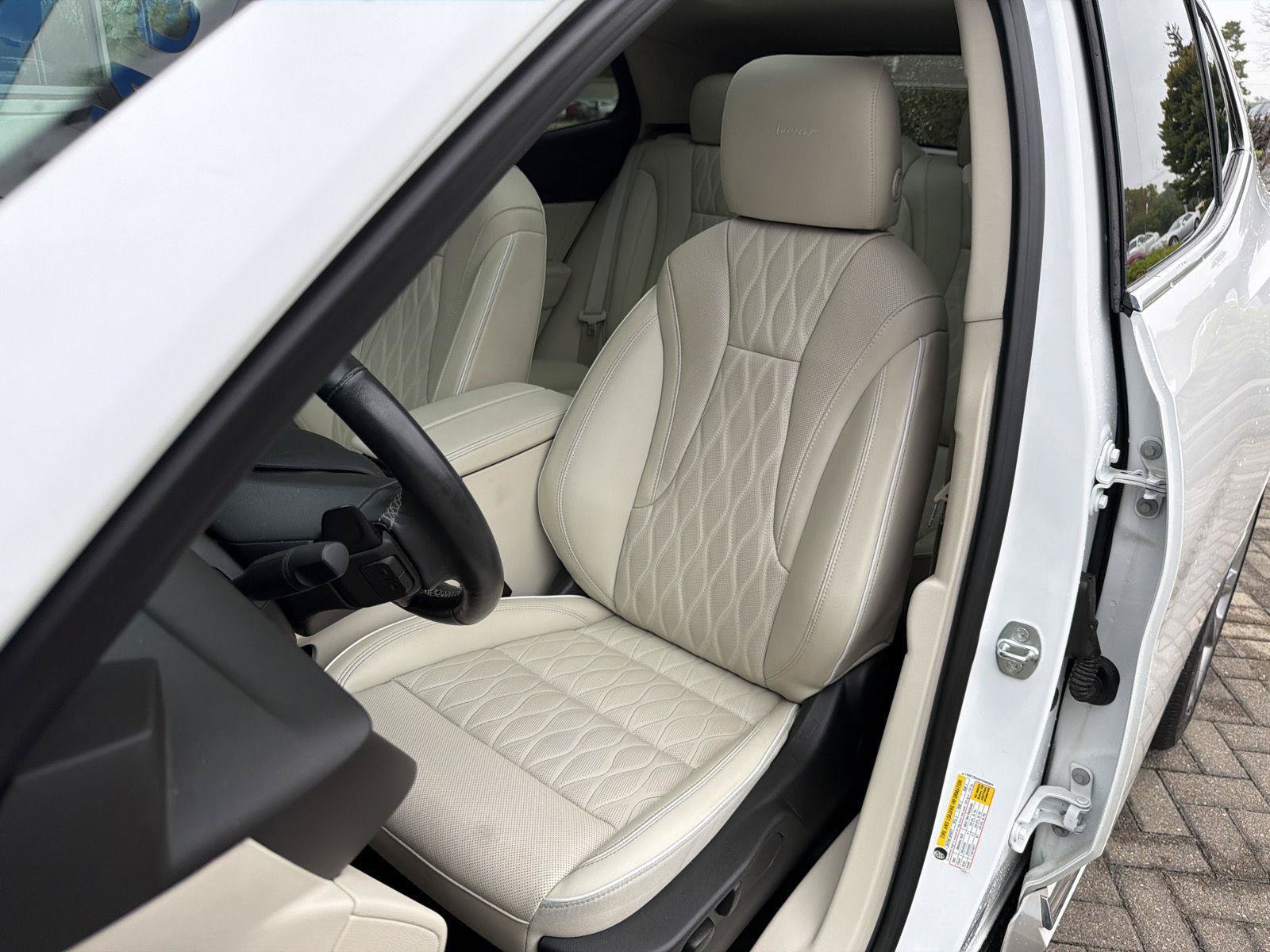 Used 2023 Buick Envision Avenir AWD/4WD image 16