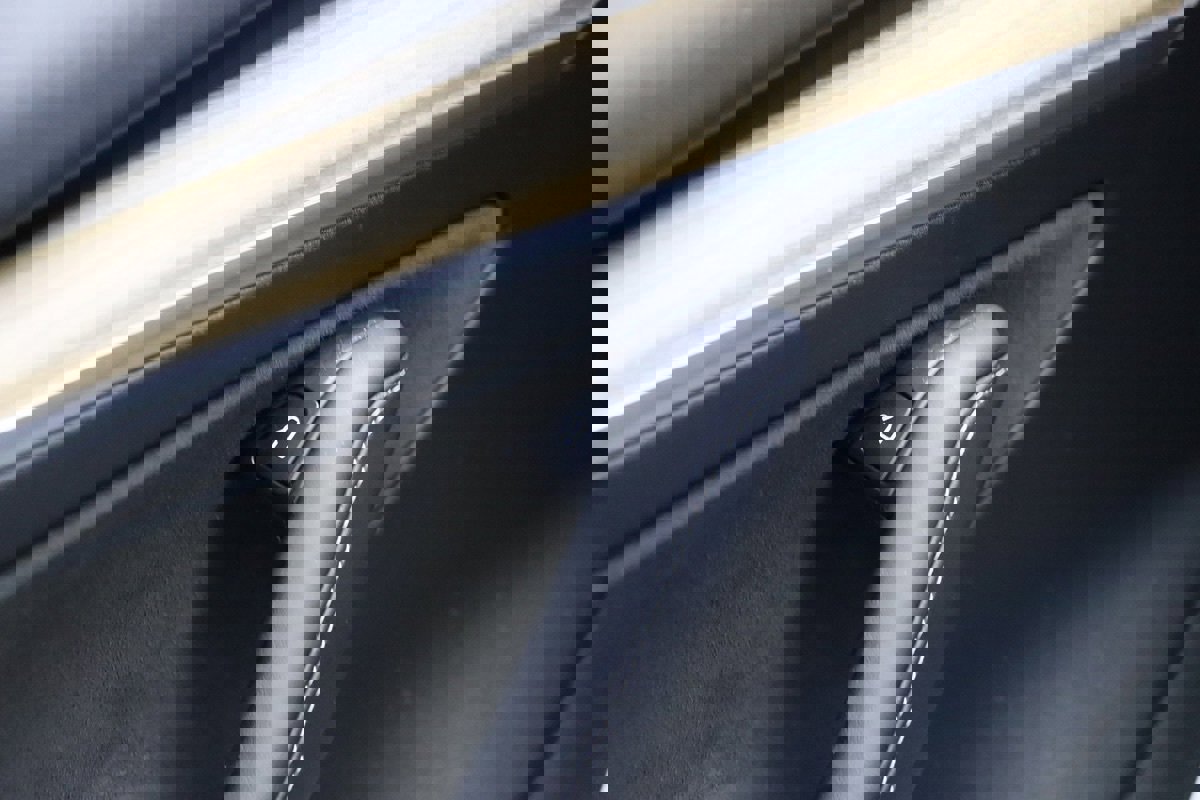 Used 2023 Tesla Model 3 Standard Range image 23