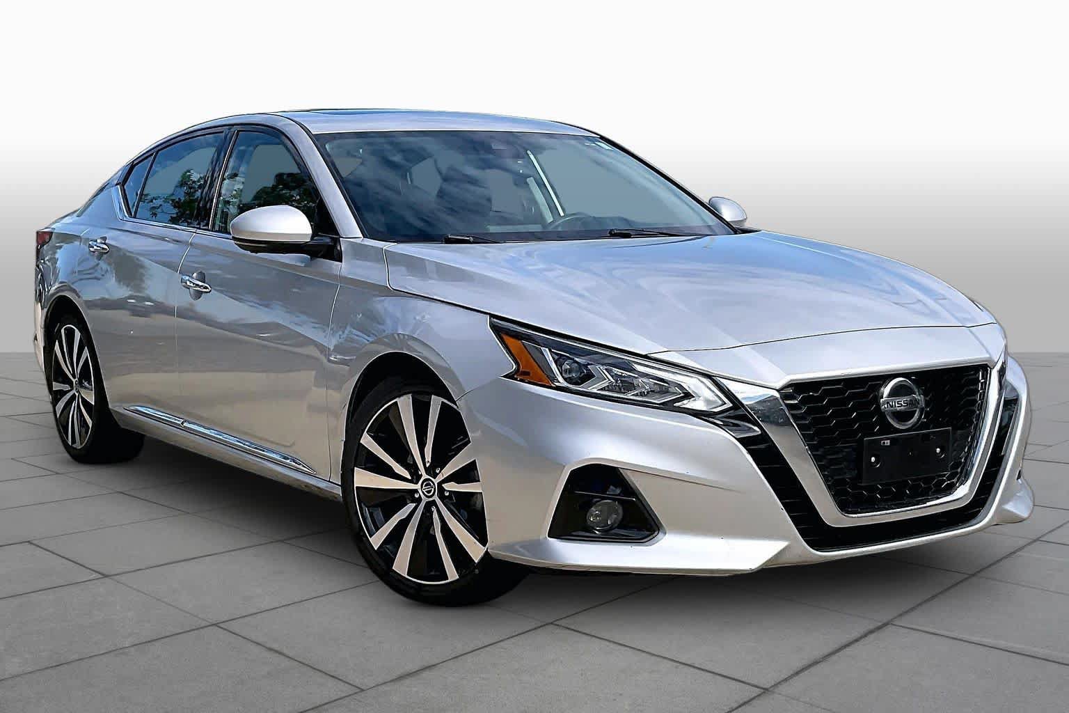 Used 2019 Nissan Altima 2.5 Platinum FWD image 2