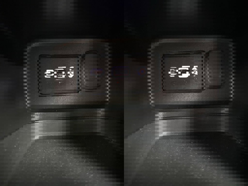 Used 2023 Chevrolet Equinox LS w/ LS Convenience Package image 29