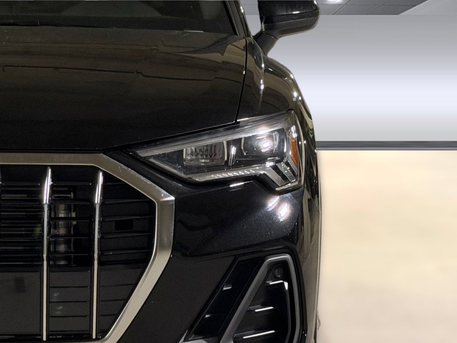 Certified 2025 Audi Q3 2.0T Premium w/ Convenience Package AWD/4WD image 11