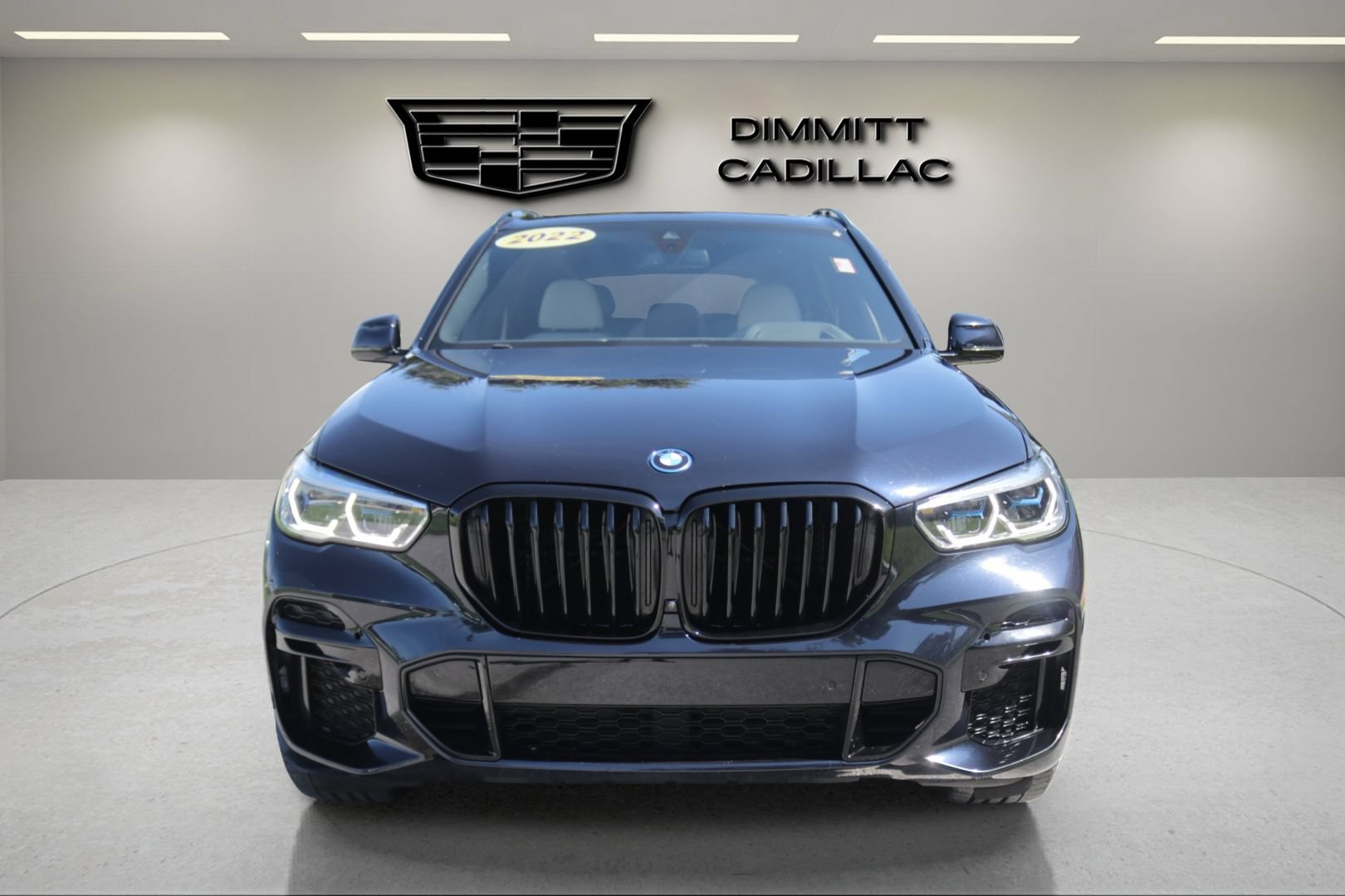 Used 2022 BMW X5 xDrive45e w/ M Sport Package AWD/4WD image 2
