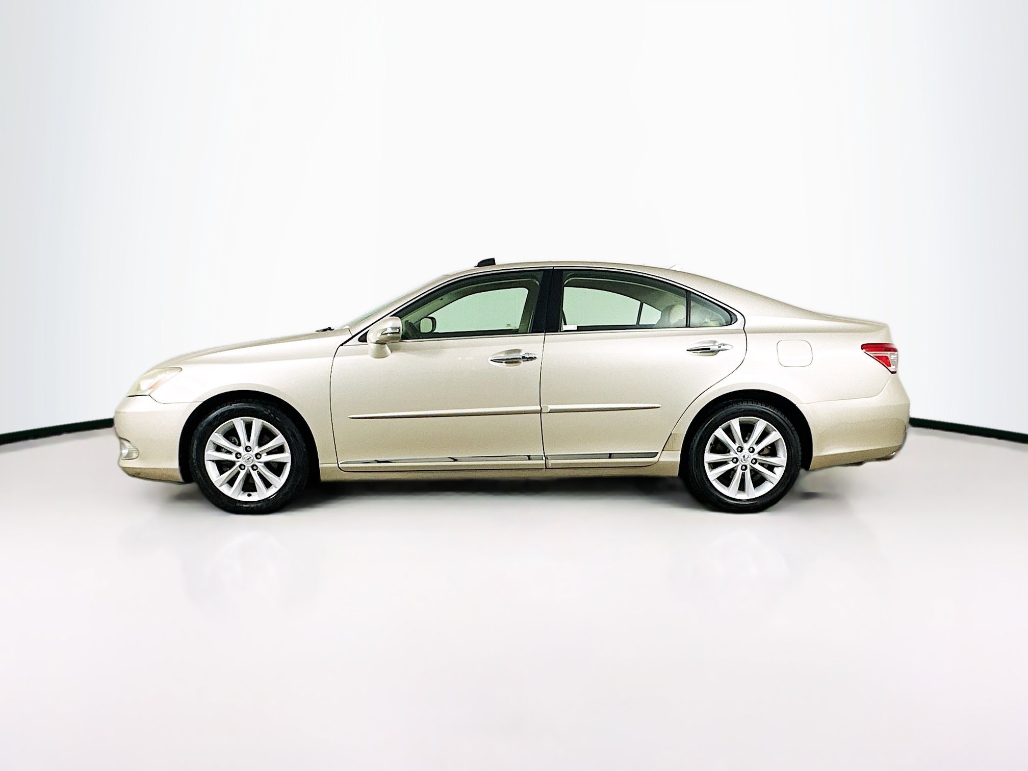 Used 2011 Lexus ES 350 FWD image 4