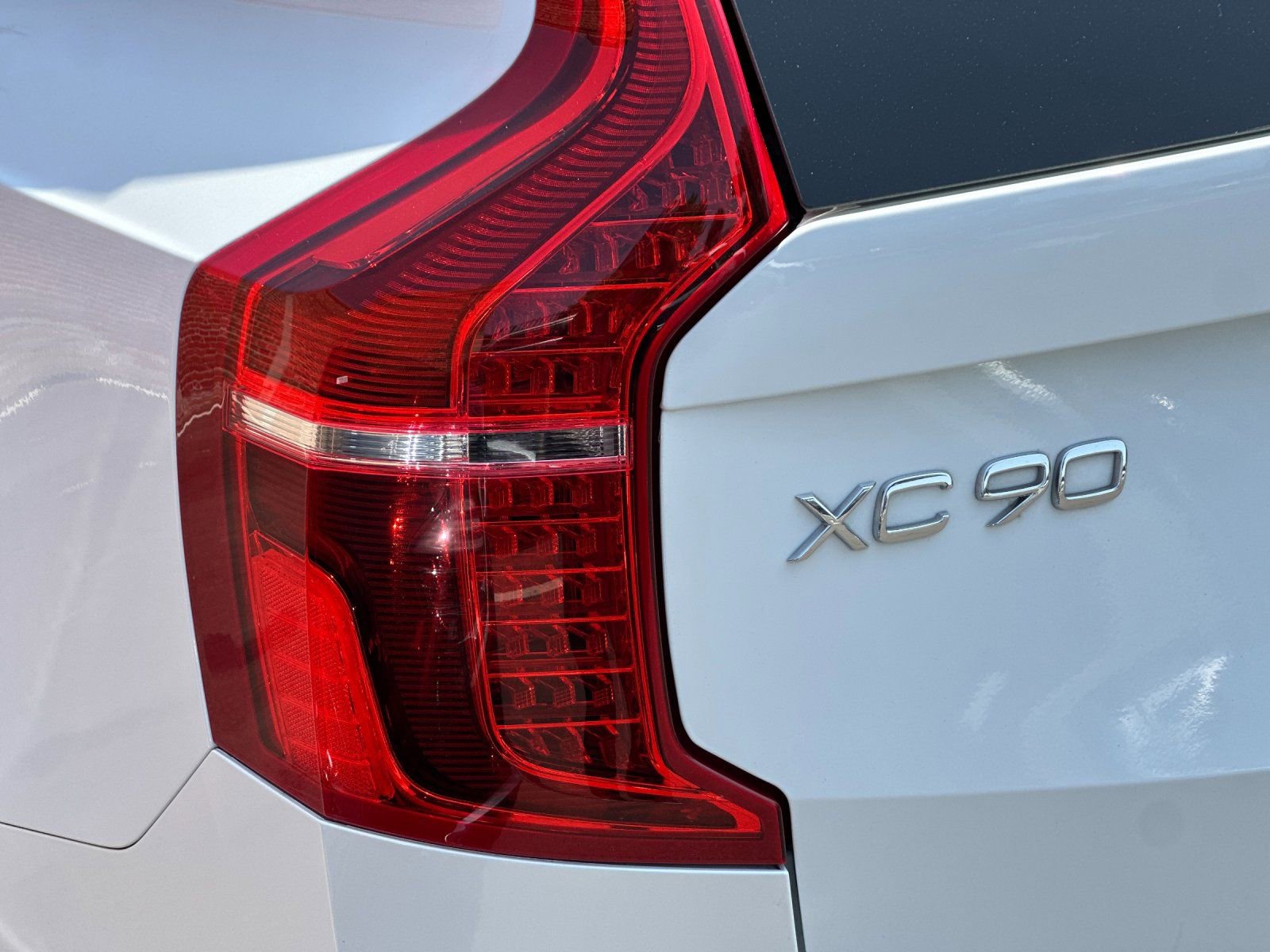 Used 2019 Volvo XC90 T6 R-Design w/ Advanced Package AWD/4WD image 37