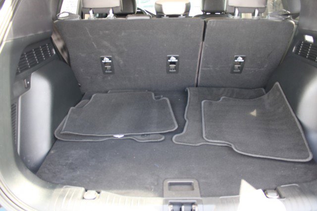 Used 2020 Ford Escape Titanium image 33