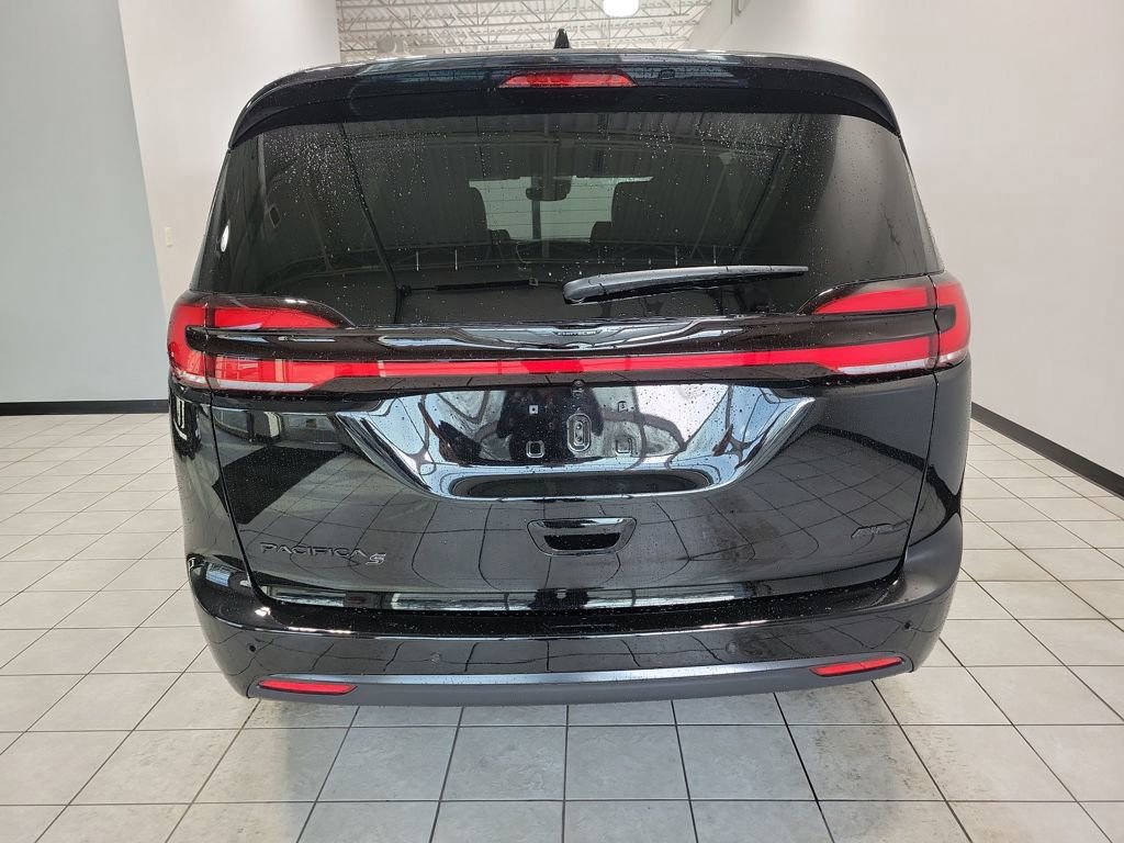 New 2026 Chrysler Pacifica Select w/ S Appearance Package AWD/4WD image 5