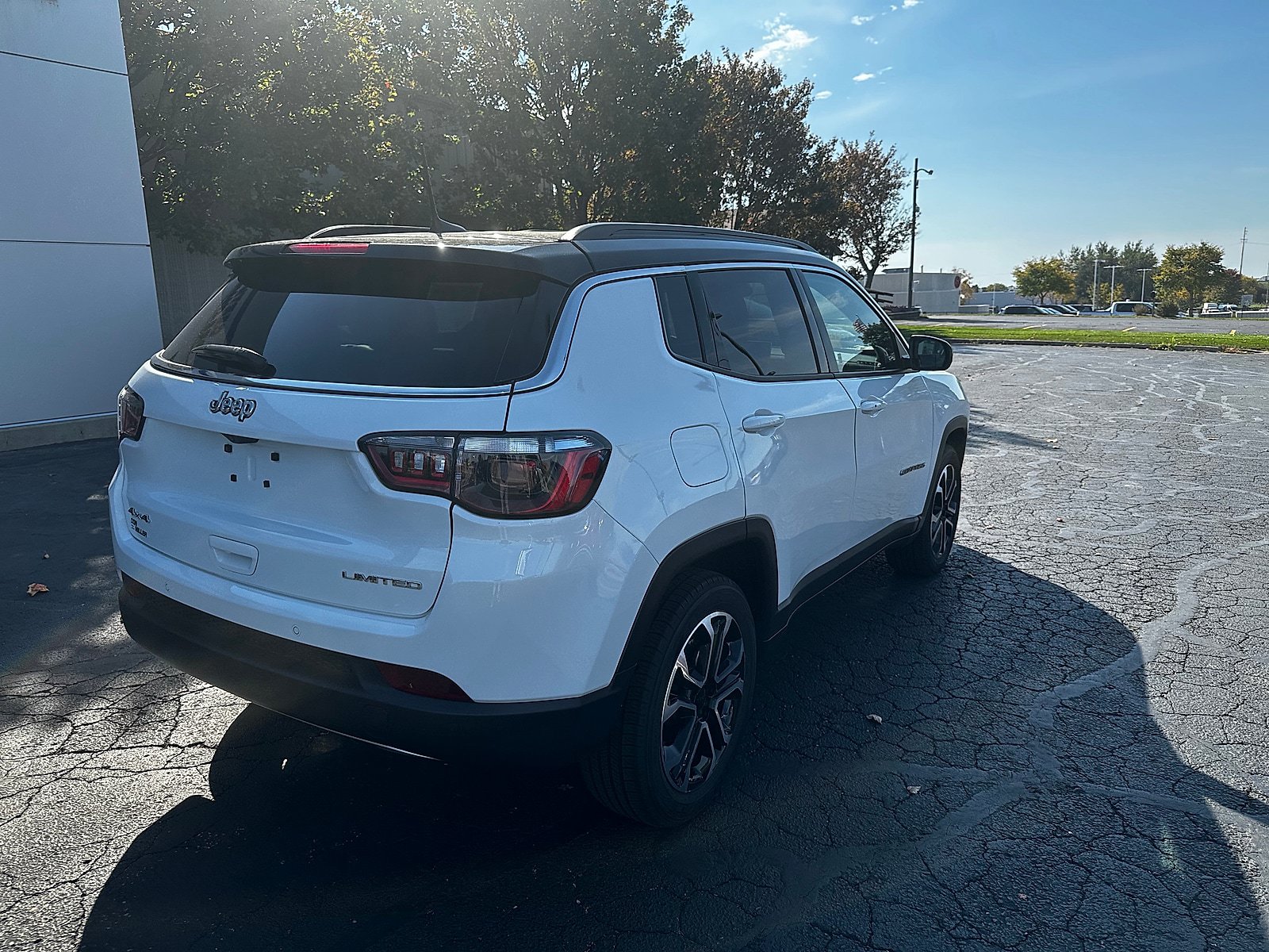Used 2023 Jeep Compass Limited AWD/4WD image 4