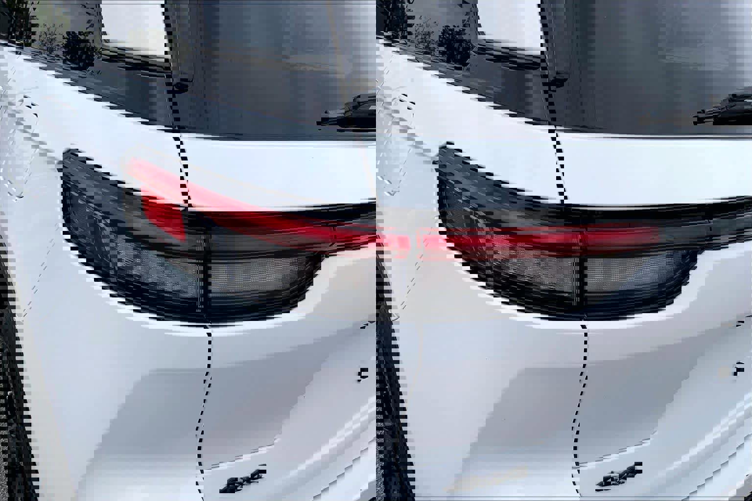 Used 2022 Jeep Grand Cherokee Altitude AWD/4WD image 25