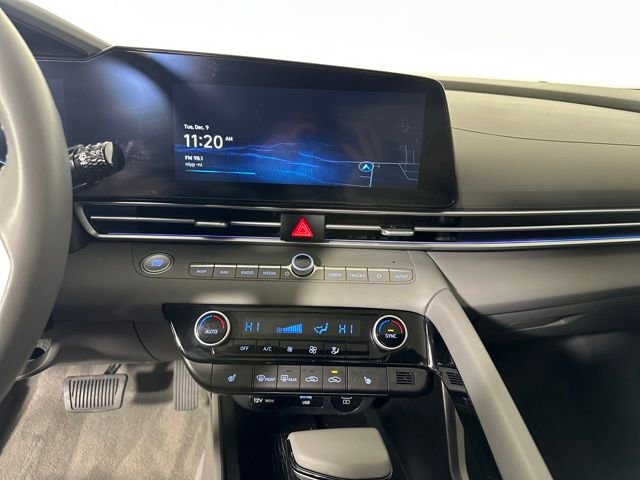 Certified 2024 Hyundai Elantra SEL w/ Convenience Package image 21