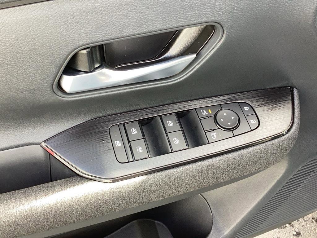 New 2025 Nissan Kicks SV image 13