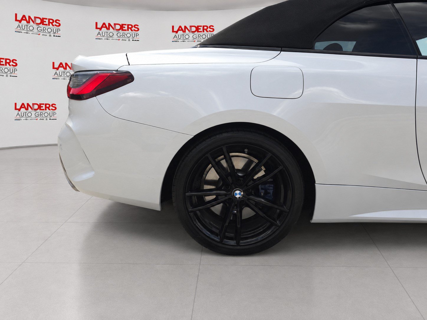 Used 2023 BMW M440i Convertible RWD image 9