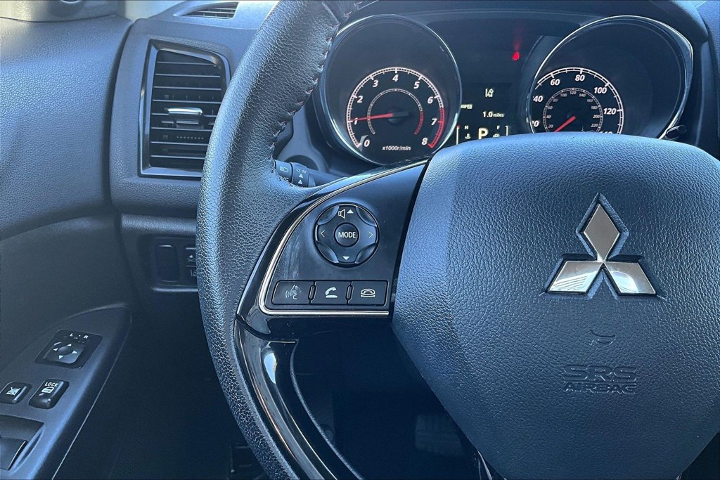 Used 2025 Mitsubishi Outlander Sport LE AWD/4WD image 18