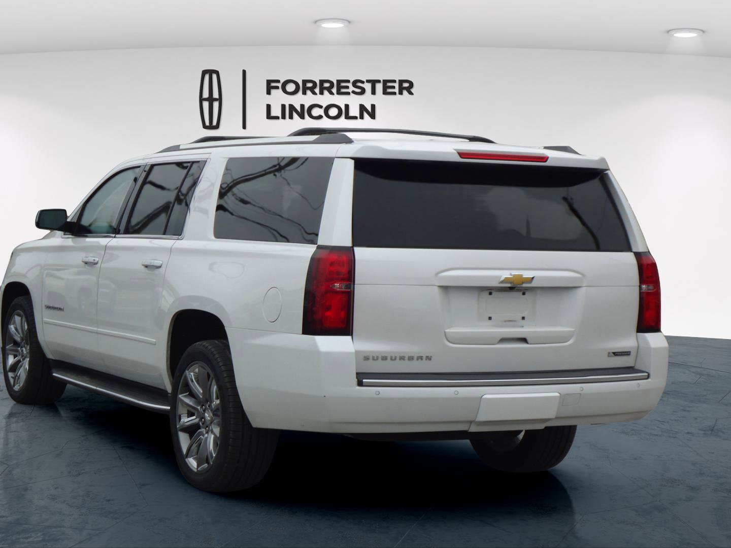 Used 2017 Chevrolet Suburban Premier image 5