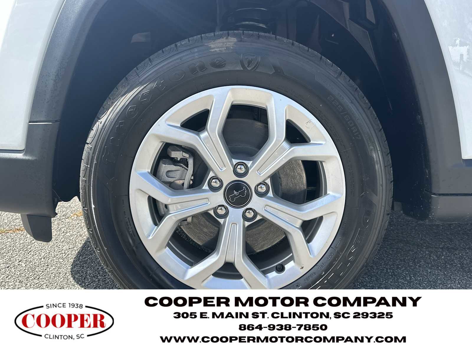 Used 2025 Jeep Compass Latitude image 11