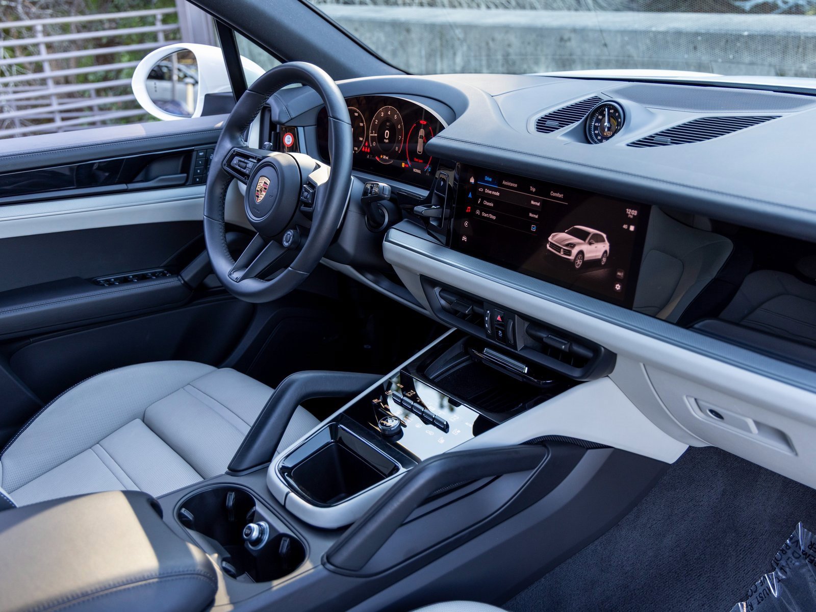 Certified 2025 Porsche Cayenne image 53