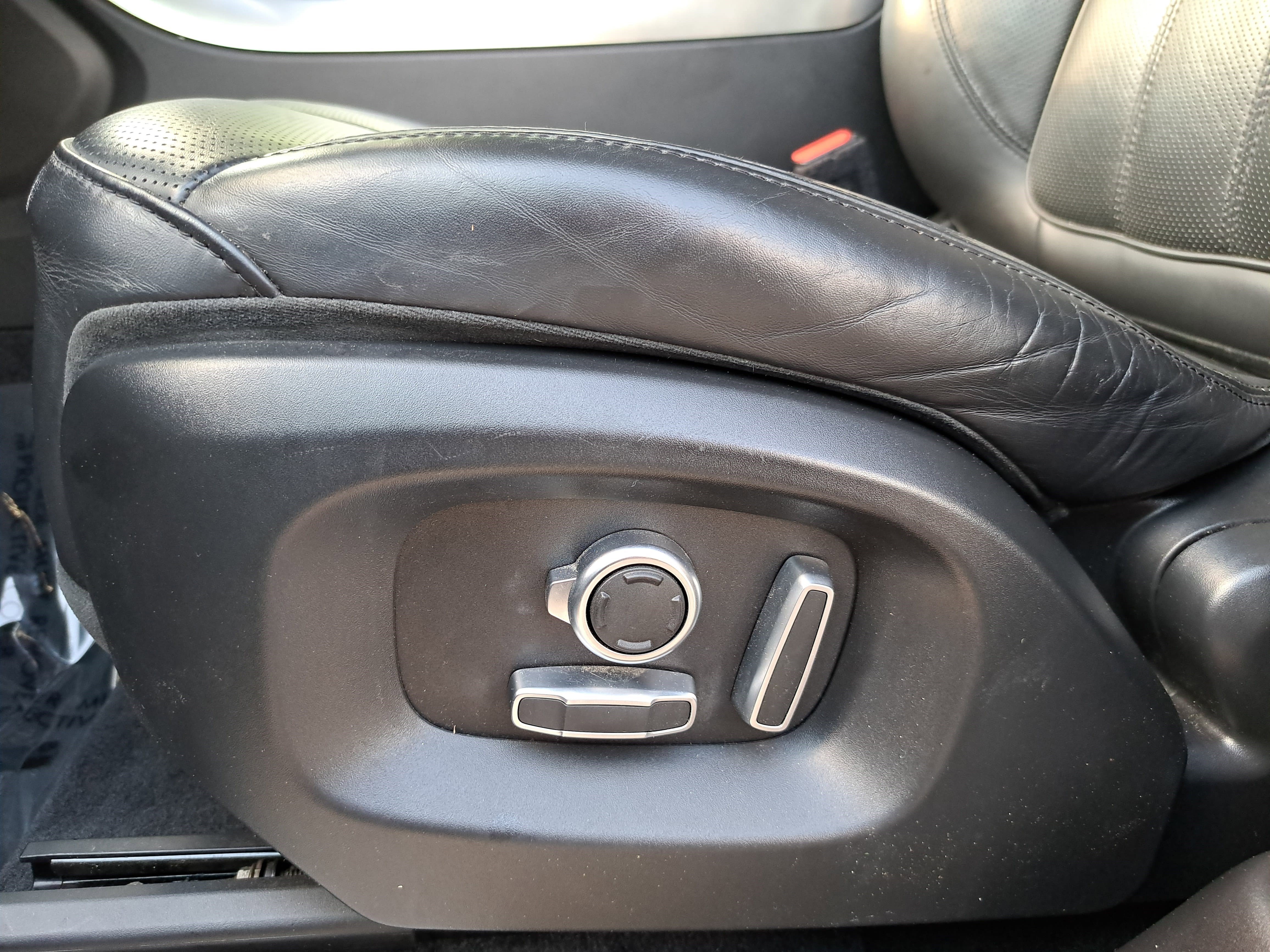 Used 2016 Land Rover Range Rover Sport HSE image 28