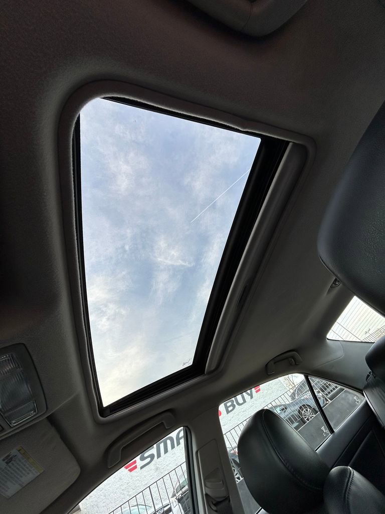 Used 2011 Toyota Camry SE w/ Sport Leather Pkg FWD image 11