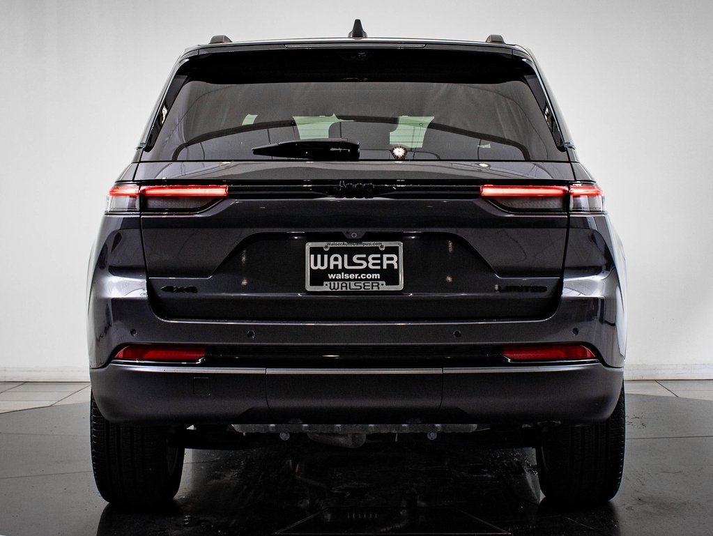 Used 2024 Jeep Grand Cherokee Limited w/ Luxury Tech Group II image 7
