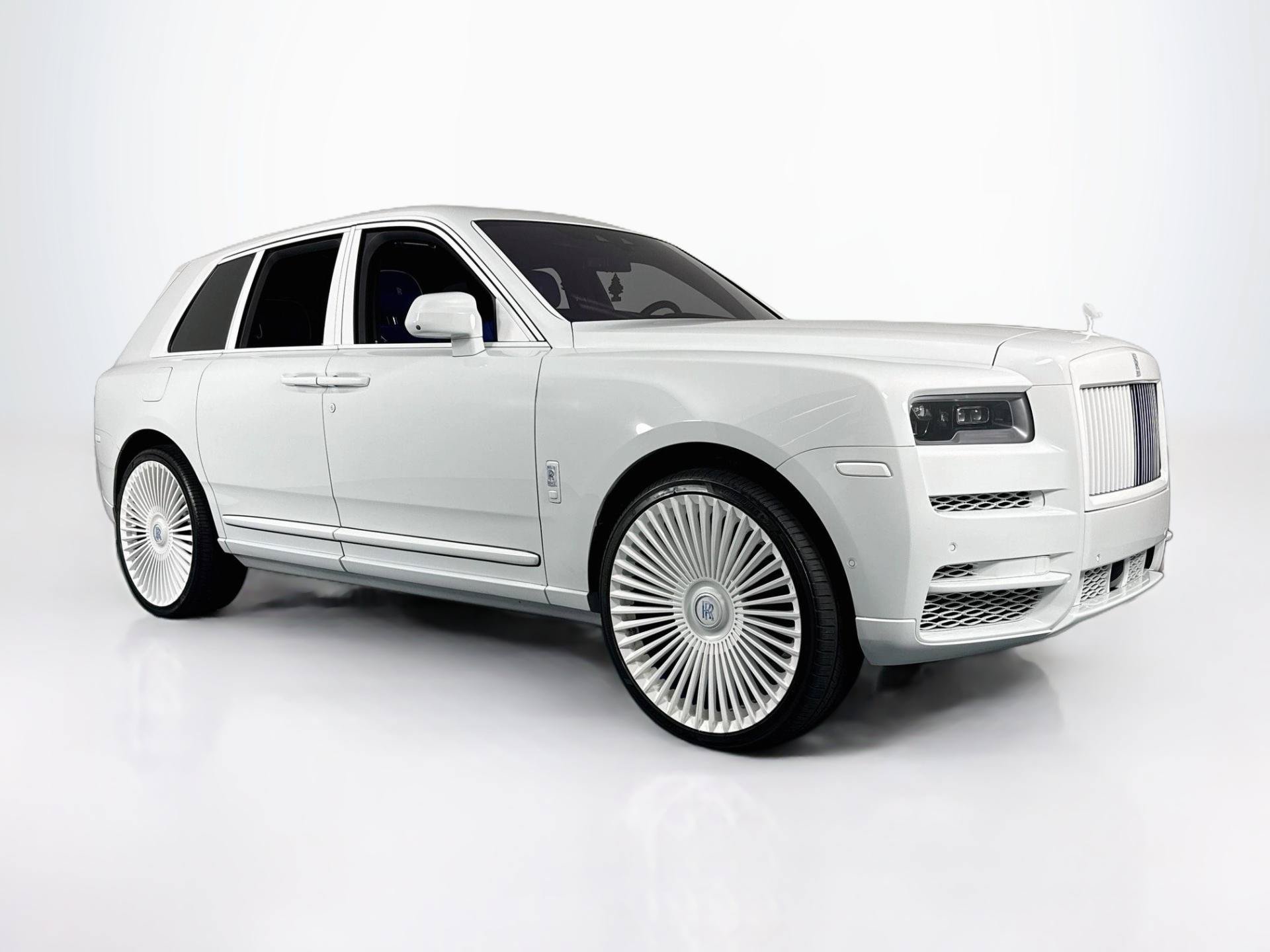 Used 2023 Rolls-Royce Cullinan Black Badge w/ Driver's Package AWD/4WD image 3