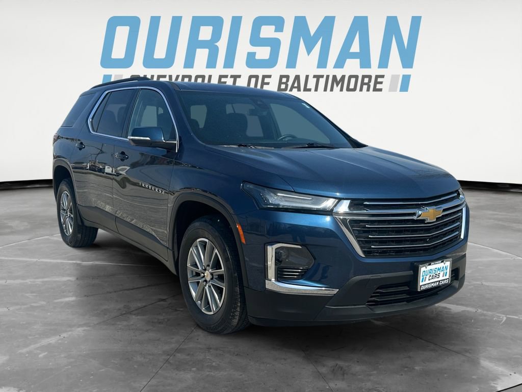 Used 2023 Chevrolet Traverse LT w/ Rear Camera Mirror Package