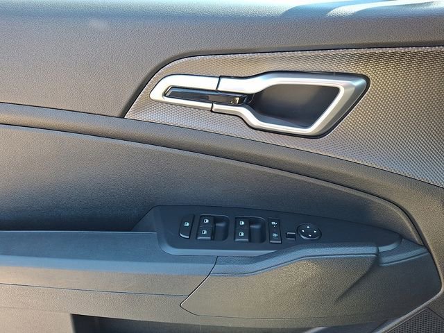 Certified 2024 Kia Sportage LX image 12