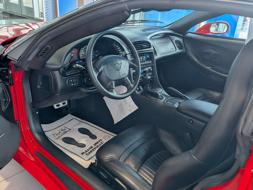Used 2004 Chevrolet Corvette Coupe RWD image 9