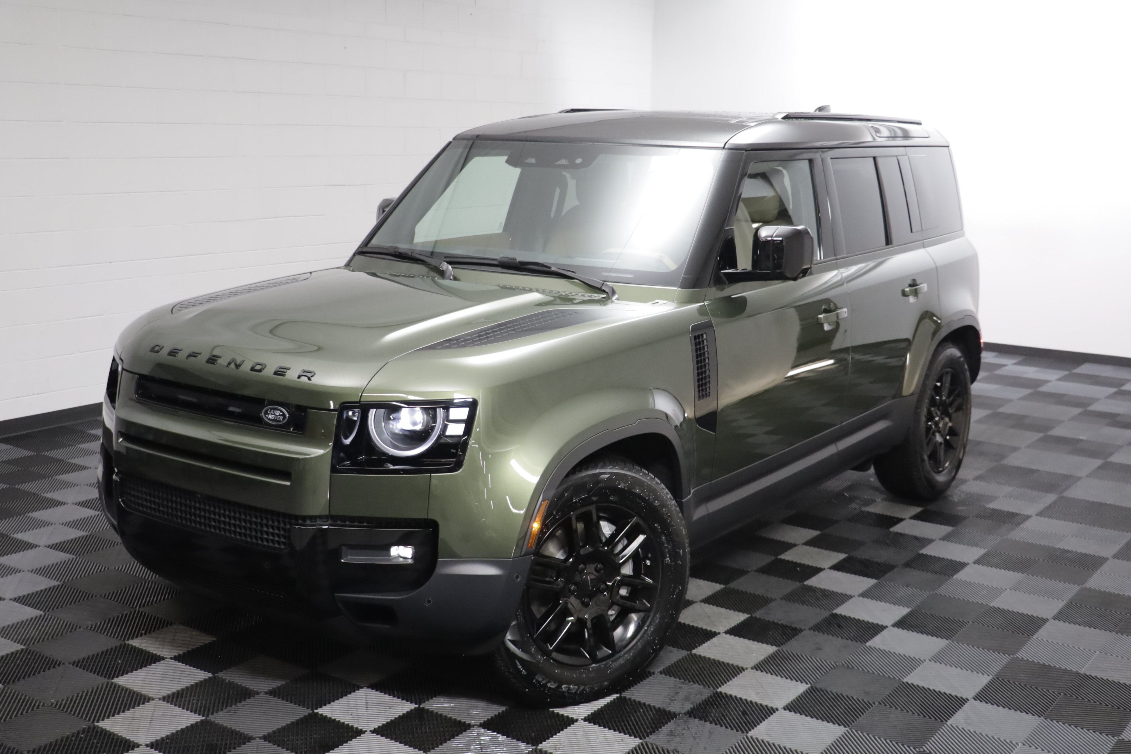 New 2026 Land Rover Defender 110 S AWD/4WD image 2