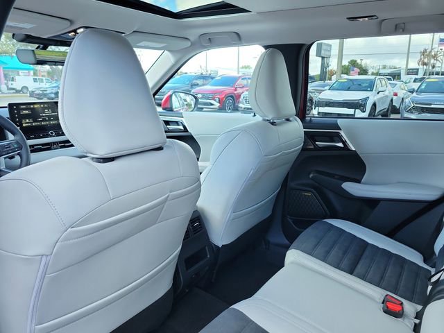 New 2026 Mitsubishi Outlander SE image 15