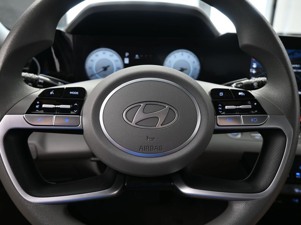 Used 2024 Hyundai Elantra SEL image 28