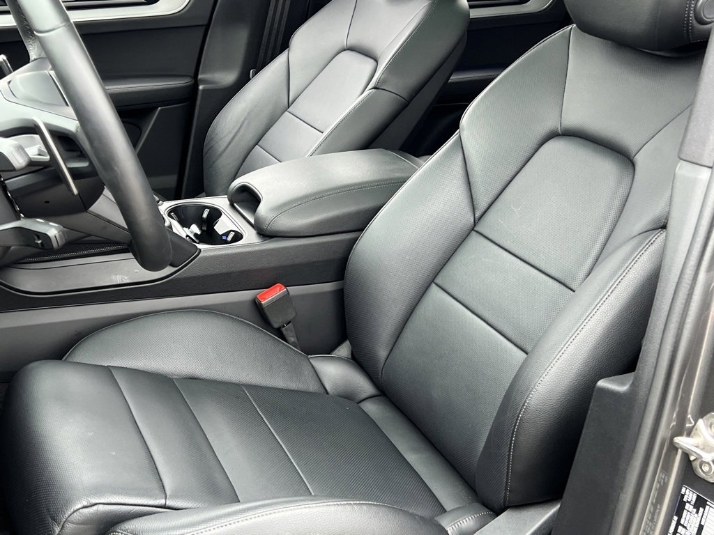 Used 2025 Porsche Cayenne image 16
