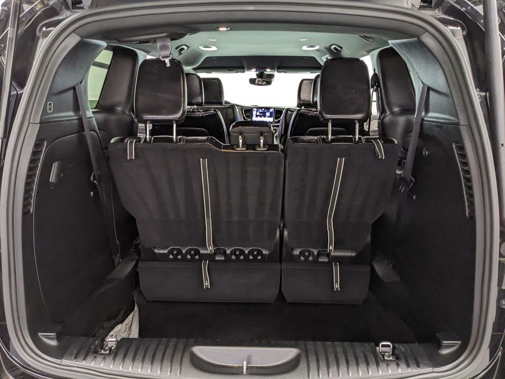 Used 2025 Chrysler Pacifica Select FWD image 18