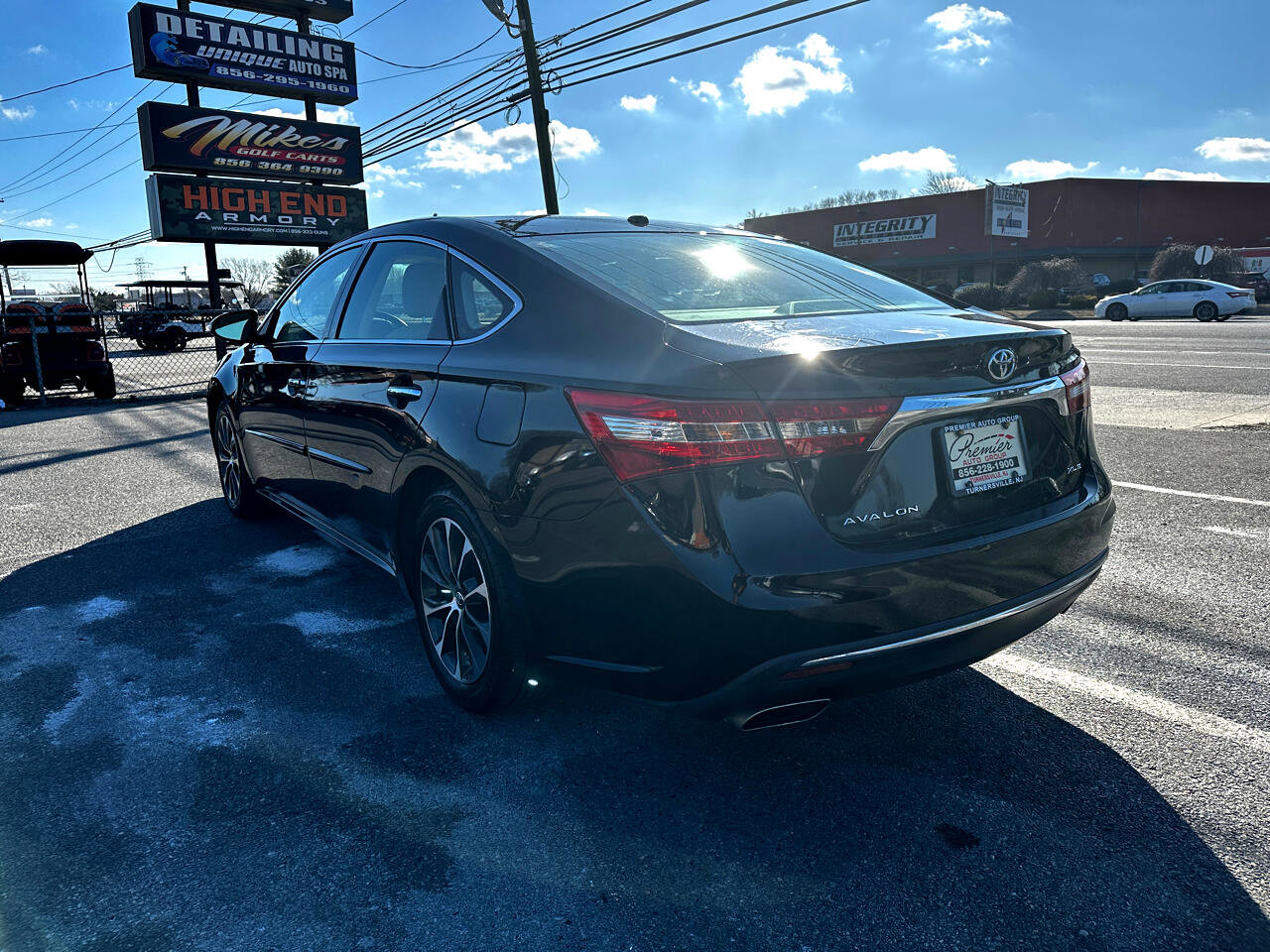 Used 2018 Toyota Avalon XLE image 7