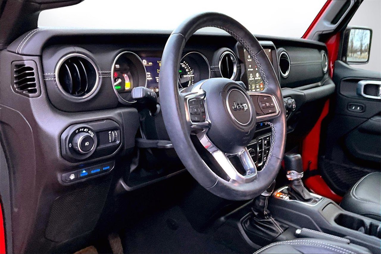 Used 2023 Jeep Wrangler Unlimited Sahara w/ Cold Weather Group image 19