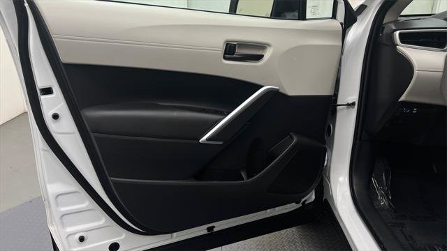 Certified 2022 Toyota Corolla Cross LE image 18