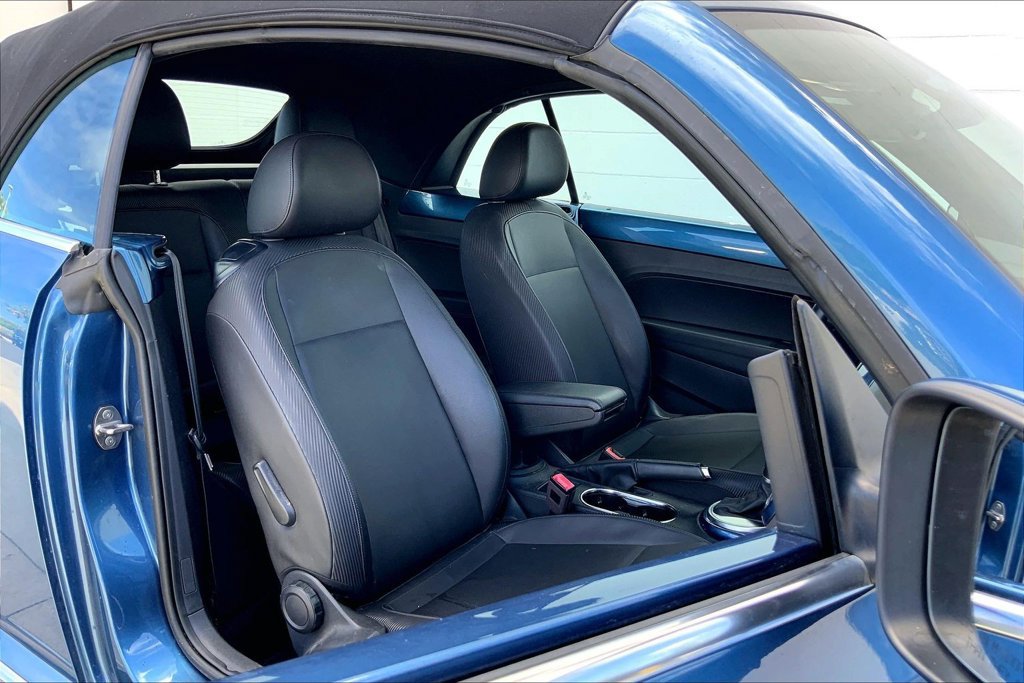 Used 2019 Volkswagen Beetle 2.0T SE FWD image 8