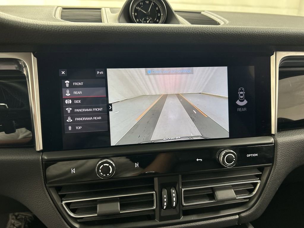 Certified 2024 Porsche Macan AWD/4WD image 15