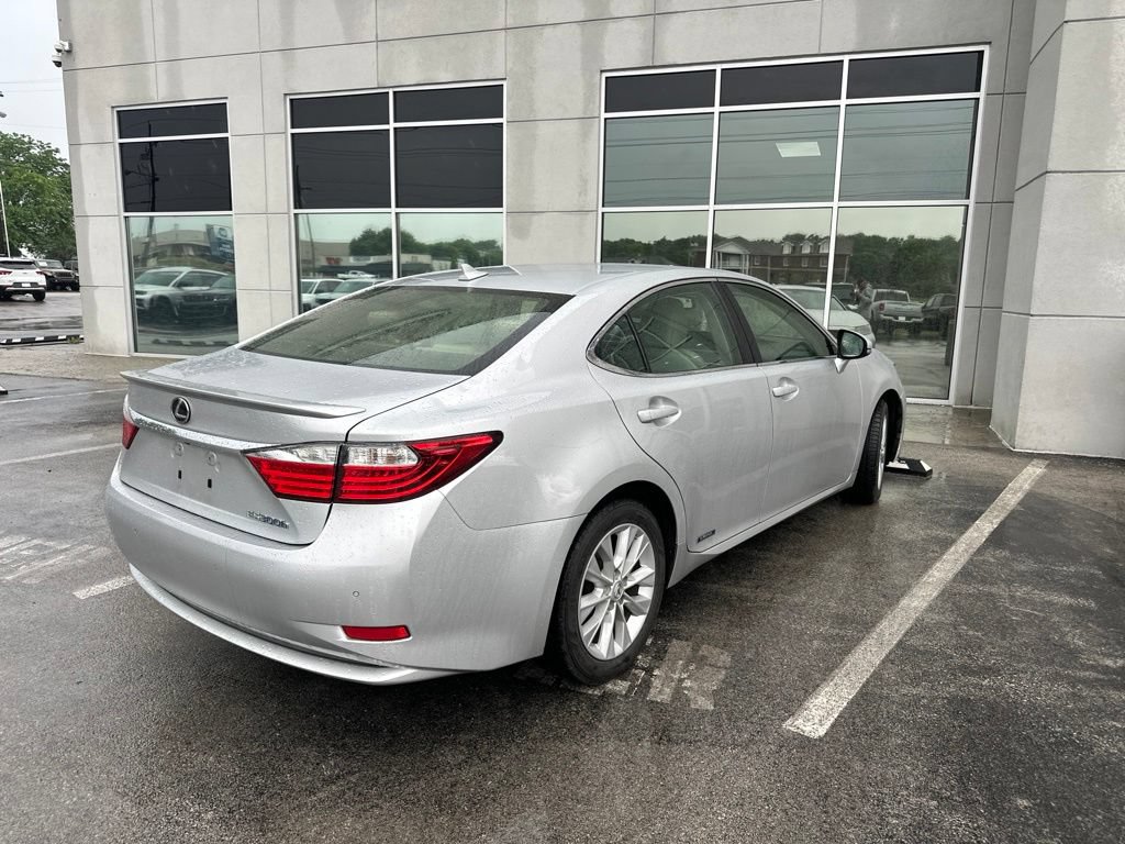 Used 2013 Lexus ES 300h w/ Premium Pkg FWD image 3