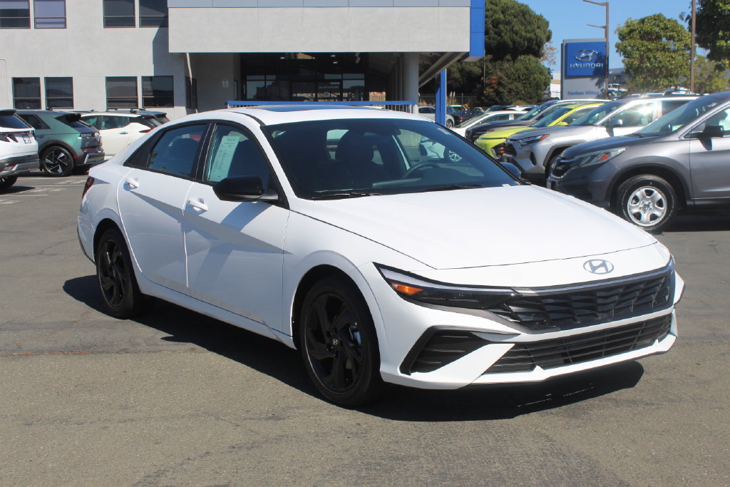 Used 2026 Hyundai Elantra SEL Sport FWD image 5