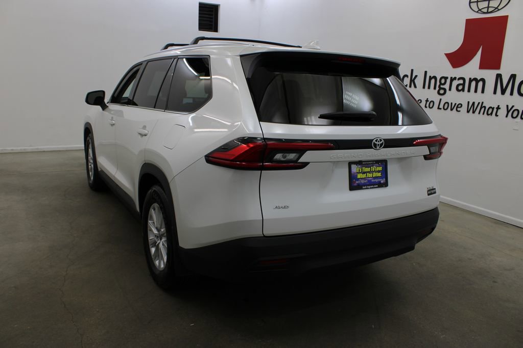 Used 2024 Toyota Grand Highlander Limited video 2