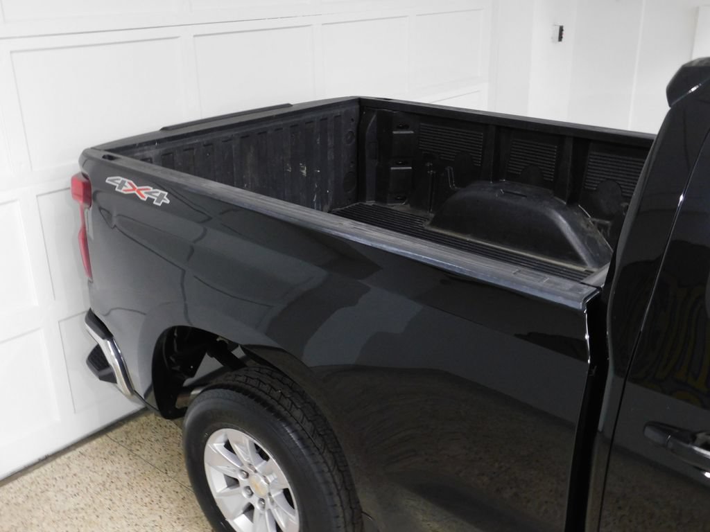 Used 2020 Chevrolet Silverado 1500 LT w/ Fleet Comfort Package AWD/4WD image 8