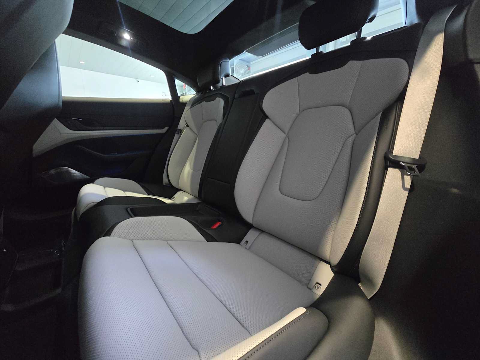 New 2026 Porsche Taycan GTS AWD/4WD image 19