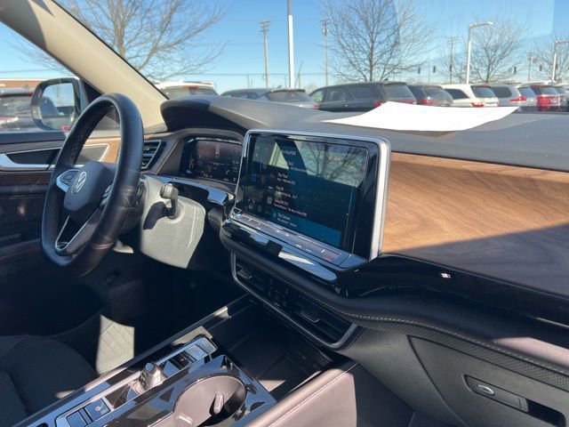 Used 2024 Volkswagen Atlas SE image 35