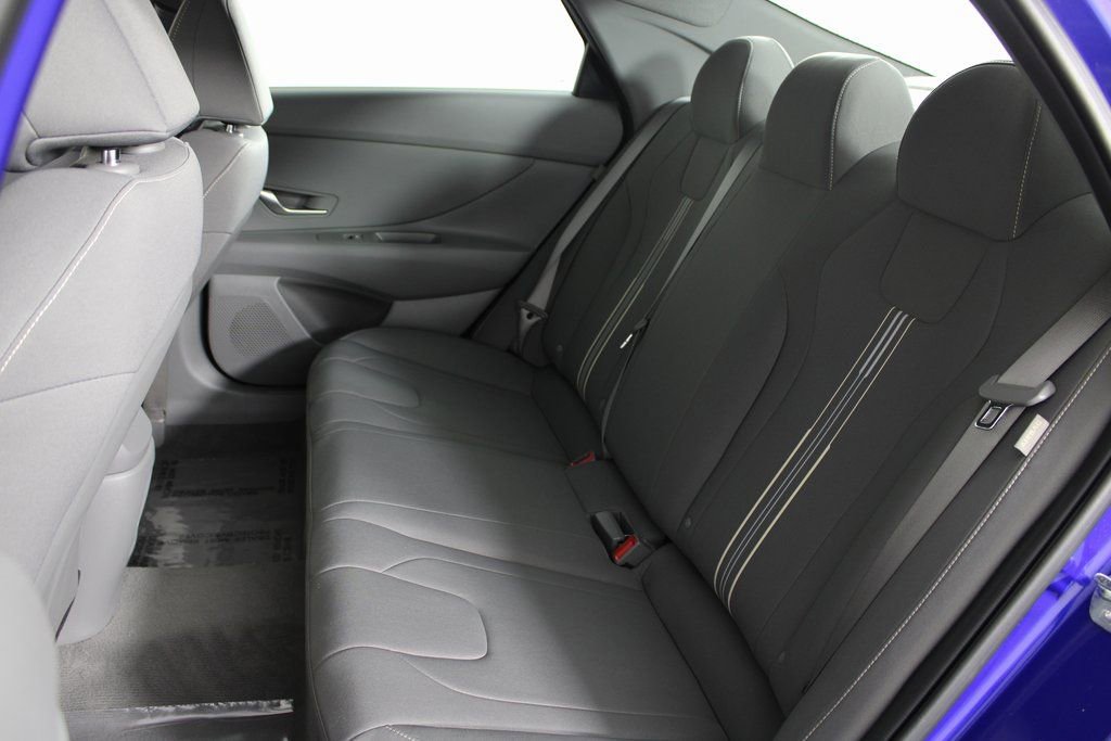 Certified 2025 Hyundai Elantra Sport image 15