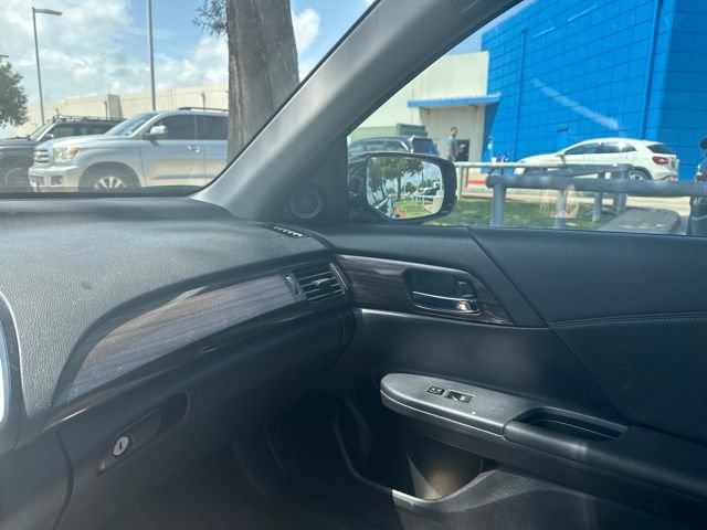 Used 2017 Honda Accord EX image 8