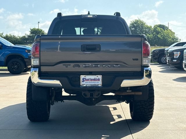Used 2022 Toyota Tacoma TRD Off-Road AWD/4WD image 8