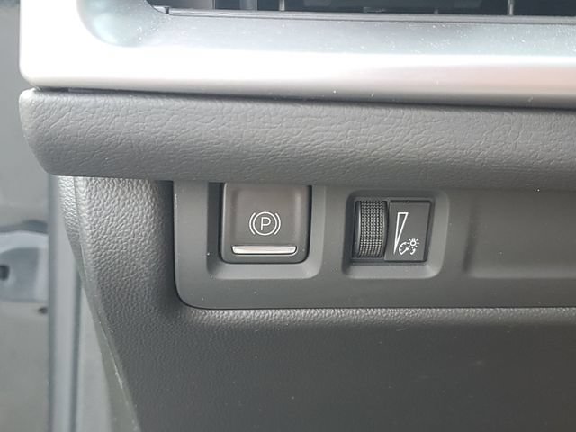 Certified 2024 Cadillac XT4 Sport AWD/4WD image 13