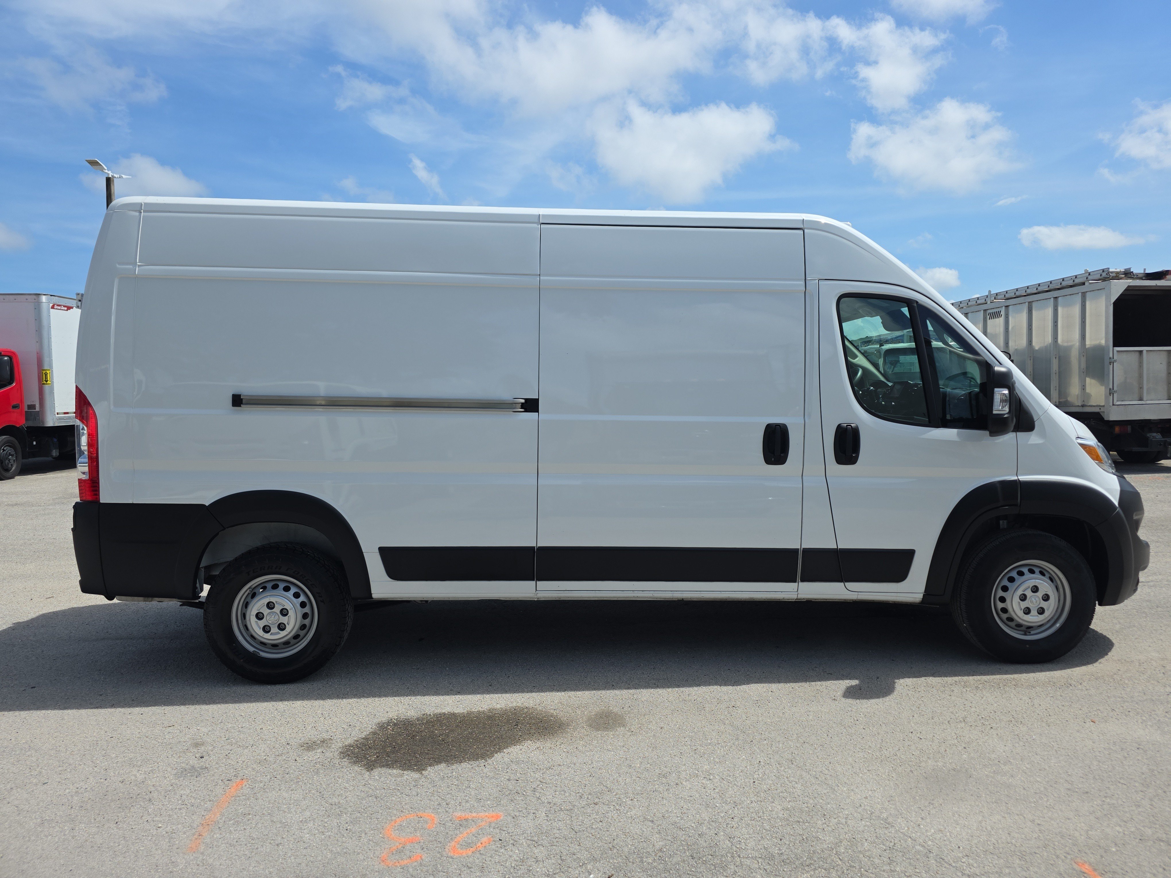 Used 2025 RAM ProMaster 2500 w/ Convenience Group FWD image 8